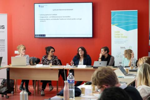 Urgence et frontières